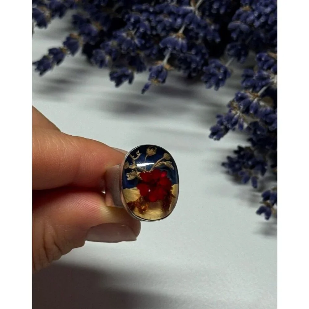 925 STERLING SILVER WITH NATURAL FLOWERS IN EPOXY RESIN RING SIZE 5